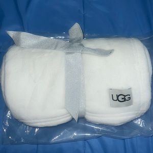 UGG barlet throw